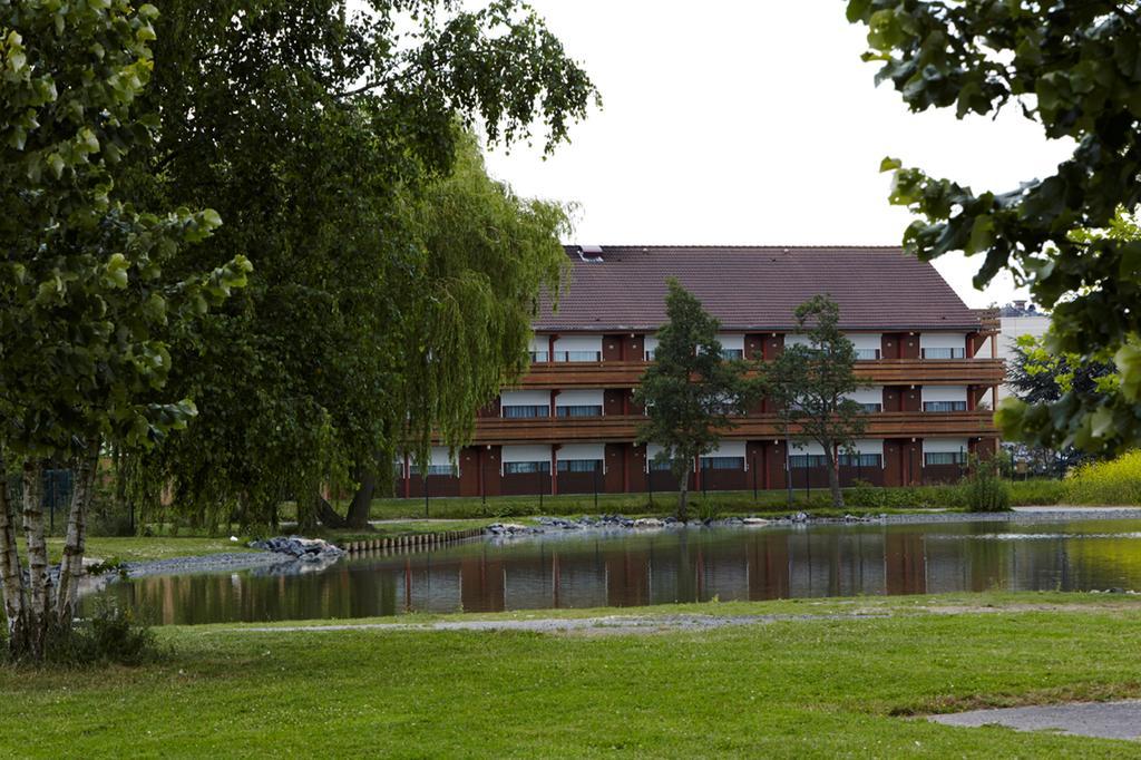 Campanile Lille - Lomme Hotel Exterior photo